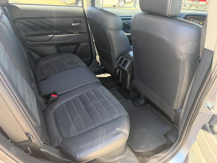 2019 MITSUBISHI OUTLANDER GREY