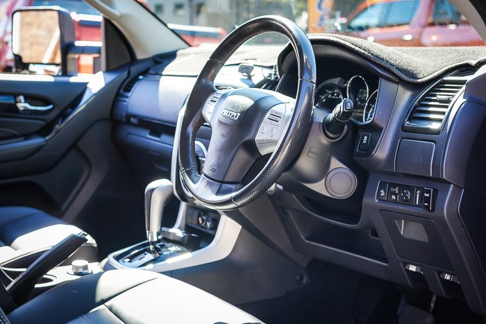 2021 ISUZU MU-X LS-T (4x4)