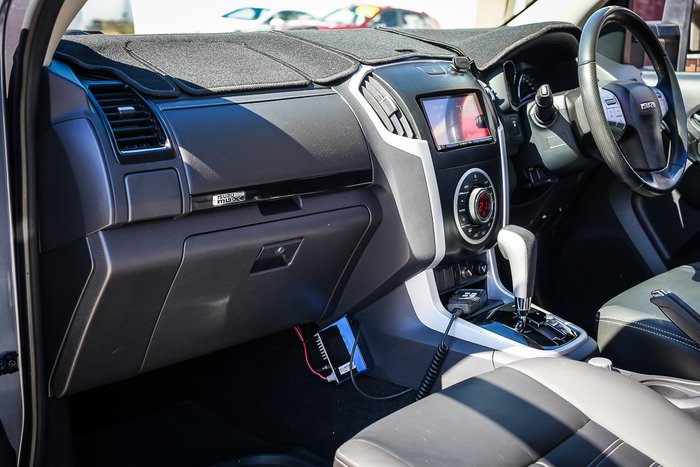 2021 ISUZU MU-X LS-T (4x4)