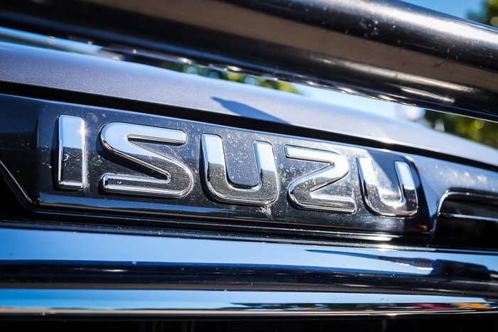 2021 ISUZU MU-X LS-T (4x4)