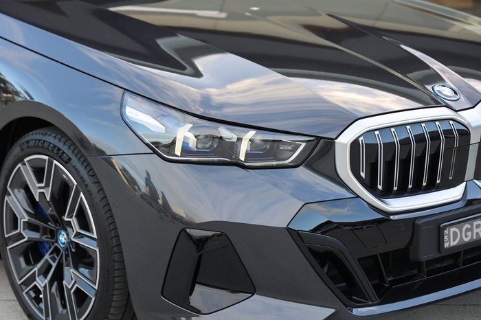 2025 BMW i5 eDRIVE40 M SPORT