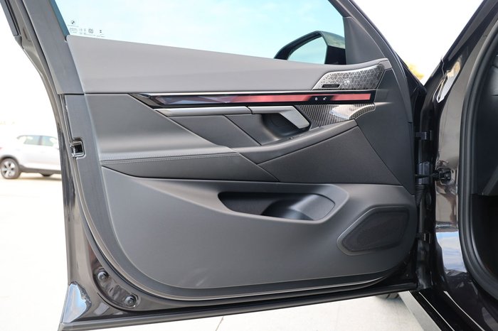 2025 BMW i5 eDRIVE40 M SPORT