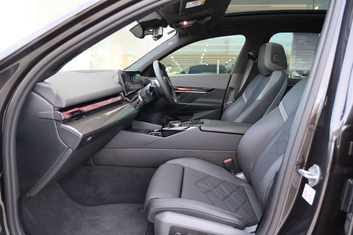 2025 BMW i5 eDRIVE40 M SPORT