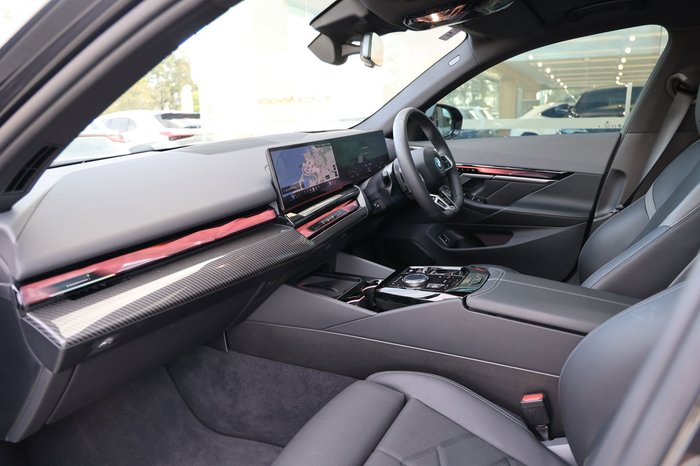 2025 BMW i5 eDRIVE40 M SPORT