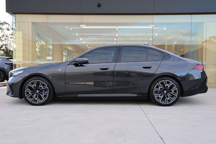 2025 BMW i5 eDRIVE40 M SPORT