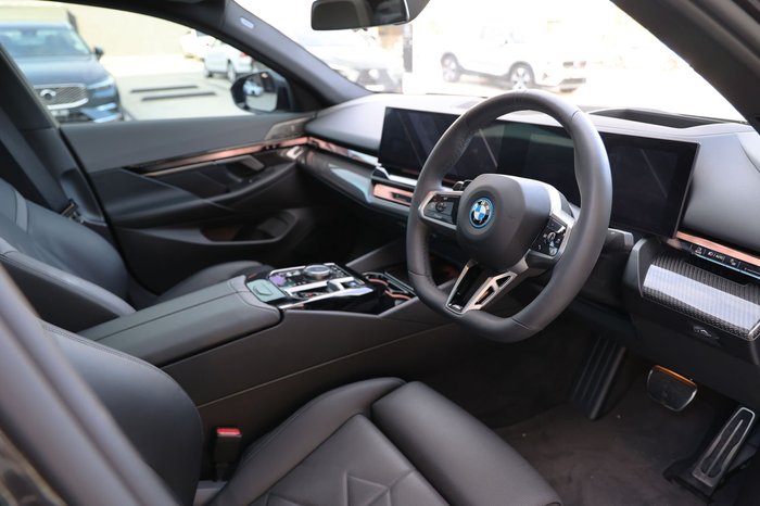 2025 BMW i5 eDRIVE40 M SPORT