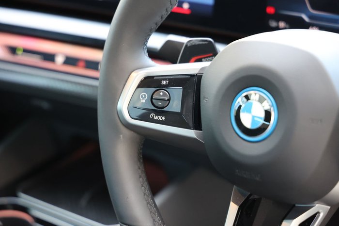 2025 BMW i5 eDRIVE40 M SPORT