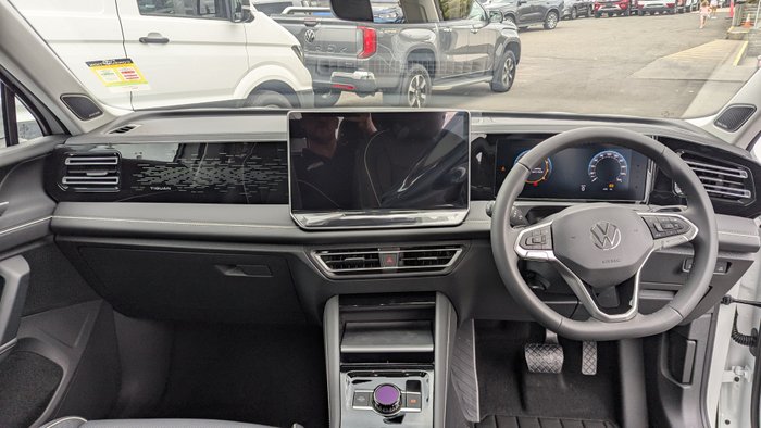 2026 VOLKSWAGEN Tiguan ELEGANCE