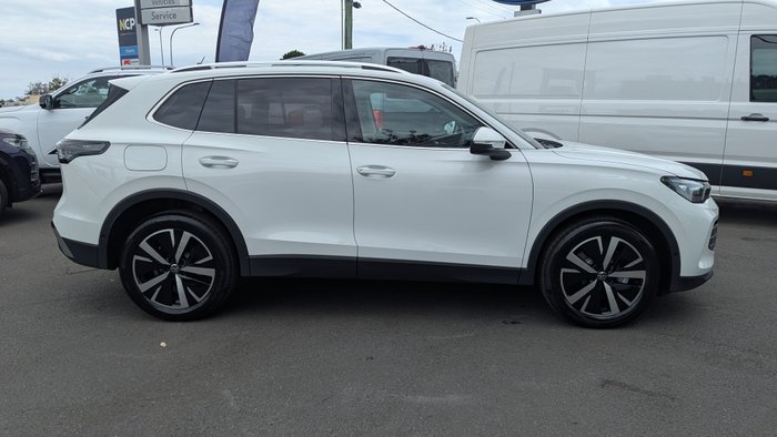 2026 VOLKSWAGEN Tiguan ELEGANCE