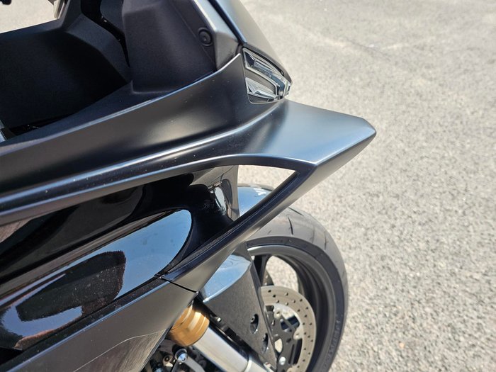 2025 Yamaha YZF R9 Black