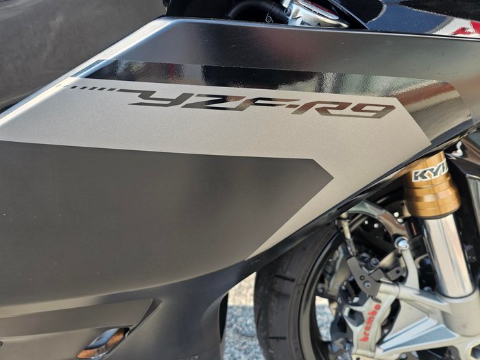 2025 Yamaha YZF R9 Black