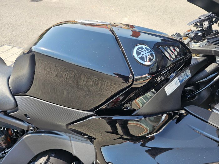 2025 Yamaha YZF R9 Black