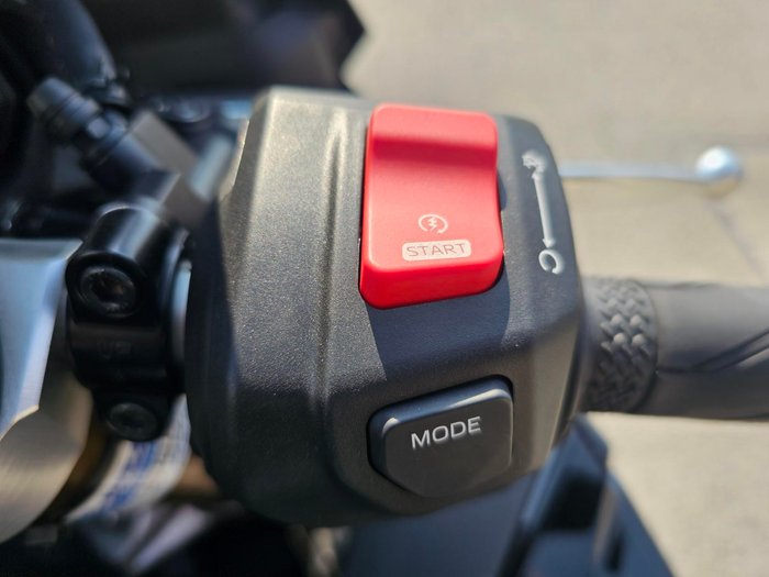 2025 Yamaha YZF R9 Black