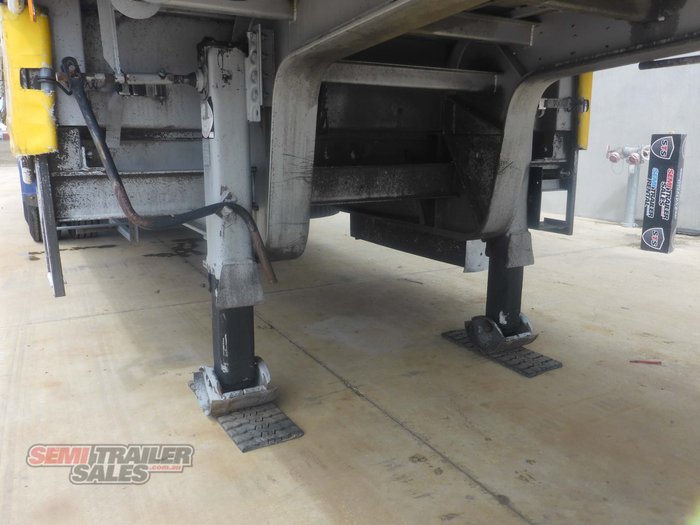 2005 Vawdrey 12 Pallet Dropdeck Curtainsider A Trailer with Mezz