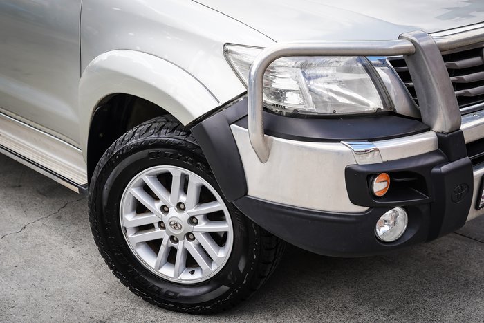 2013 Toyota HILUX SR5