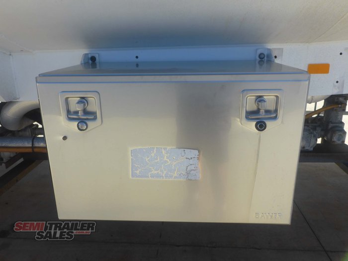 2006 Omega Bogie Fuel Tanker