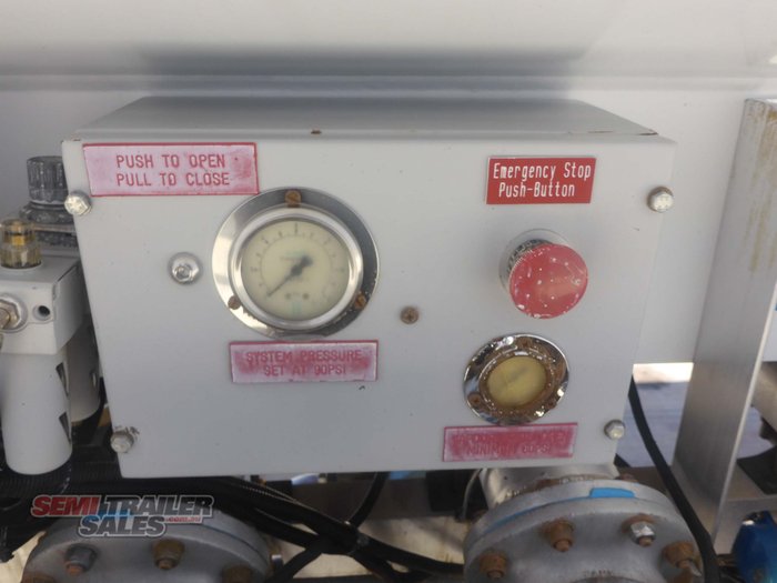 2006 Omega Bogie Fuel Tanker