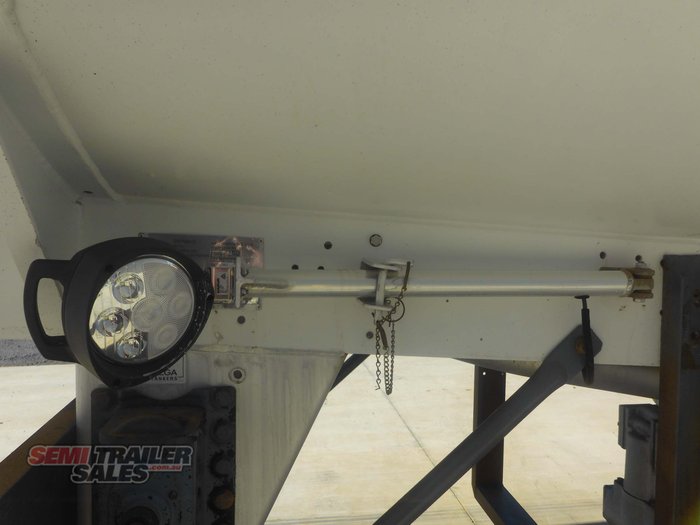 2006 Omega Bogie Fuel Tanker