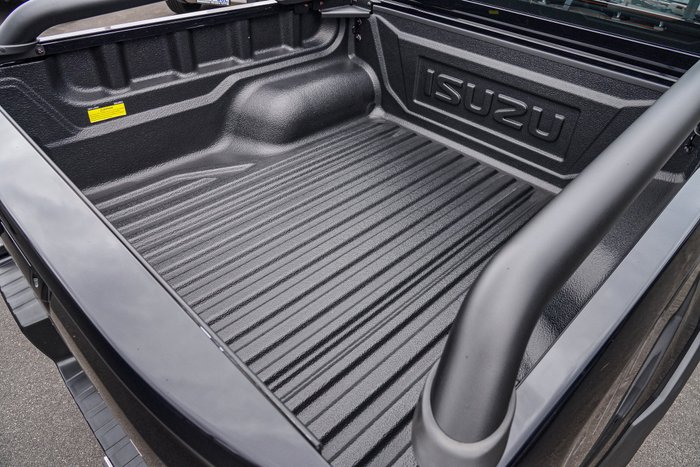 2025 Isuzu D-MAX BLADE