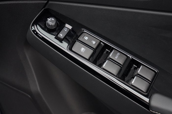 2025 Isuzu D-MAX BLADE