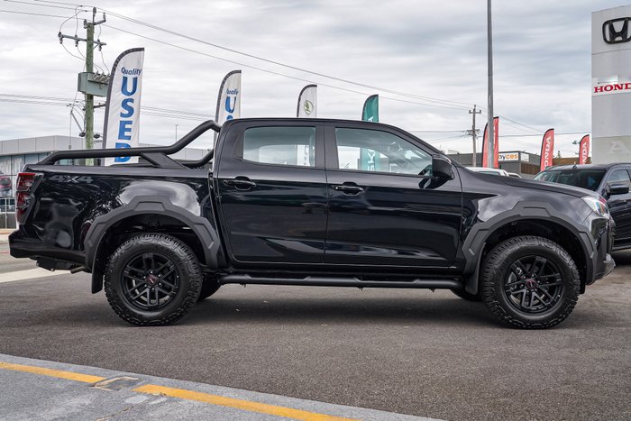 2025 Isuzu D-MAX BLADE