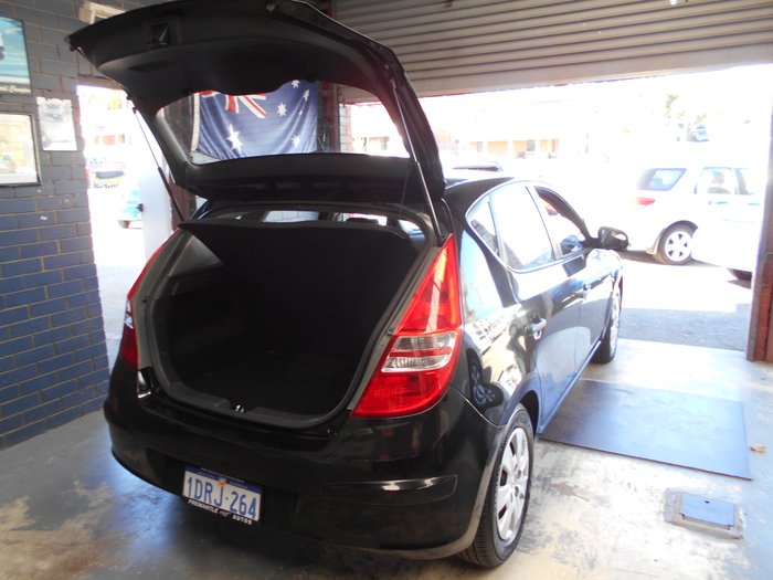 2011 HYUNDAI I 30