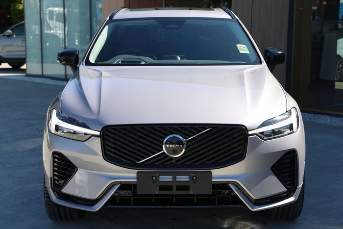 2026 Volvo XC60 Ultra T8 Plug-In Hybrid Dark