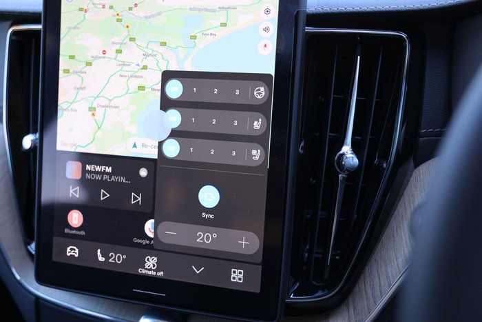 2026 Volvo XC60 Ultra T8 Plug-In Hybrid Dark