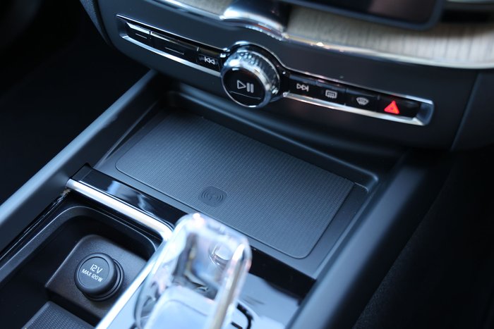 2026 Volvo XC60 Ultra T8 Plug-In Hybrid Dark