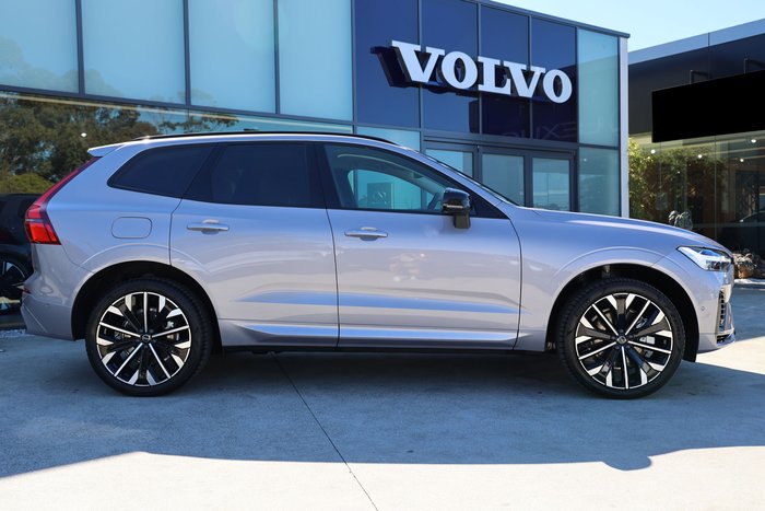 2026 Volvo XC60 Ultra T8 Plug-In Hybrid Dark