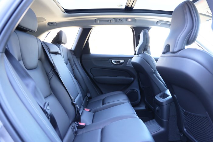 2026 Volvo XC60 Ultra T8 Plug-In Hybrid Dark
