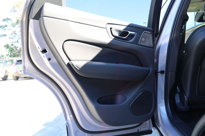 2026 Volvo XC60 Ultra T8 Plug-In Hybrid Dark