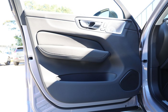 2026 Volvo XC60 Ultra T8 Plug-In Hybrid Dark