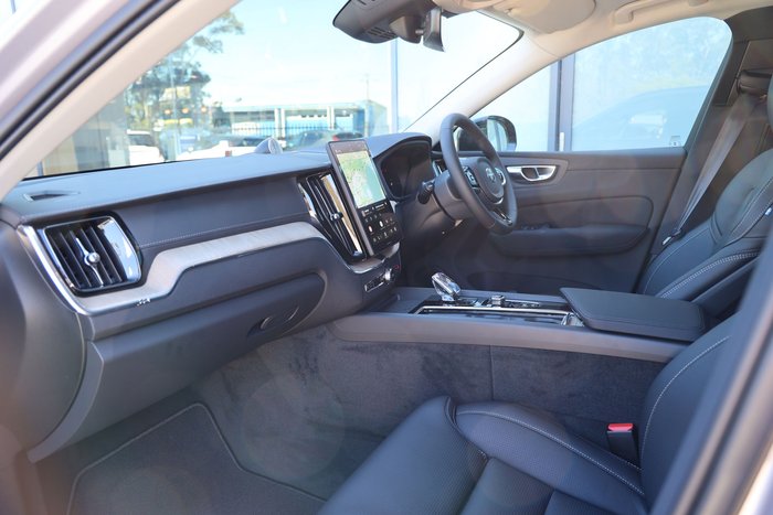 2026 Volvo XC60 Ultra T8 Plug-In Hybrid Dark