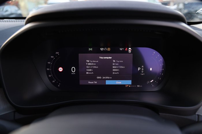 2022 Volvo XC40 Ultimate B5 Dark