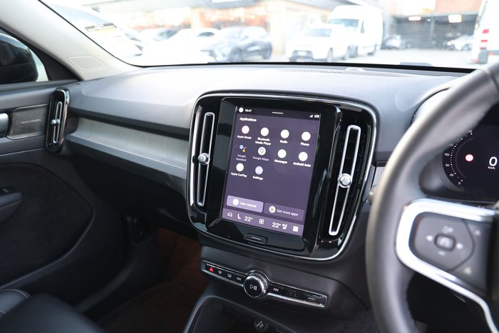 2022 Volvo XC40 Ultimate B5 Dark