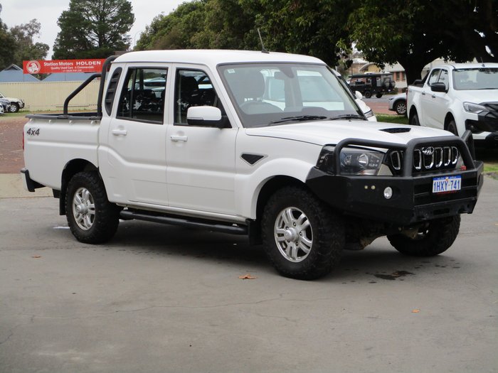 2022 Mahindra PIK-UP S11 White