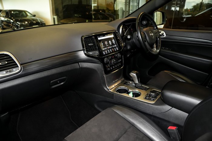 2020 Jeep Grand Cherokee Night Eagle