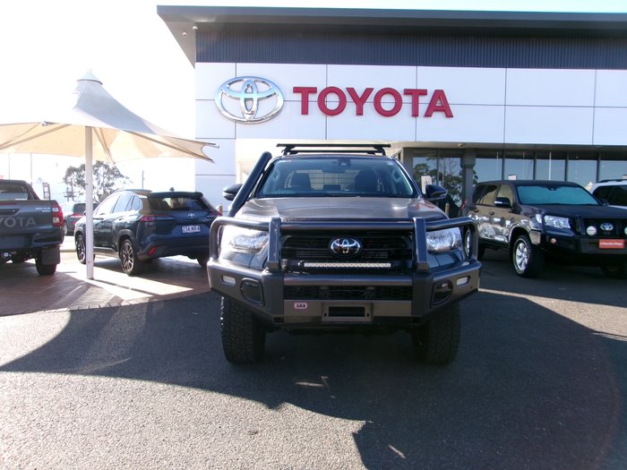 2022 Toyota Hilux 4x4 Hilux 4x4 SR 2.8L T Diesel Manual Double Cab C/C C221370 001