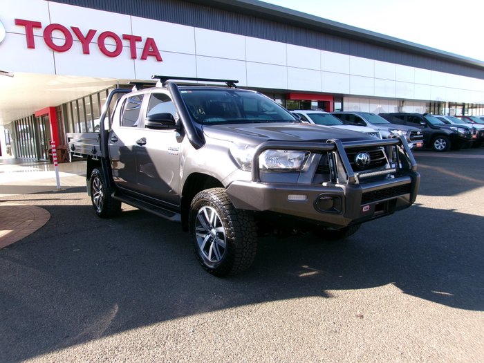 2022 Toyota Hilux 4x4 Hilux 4x4 SR 2.8L T Diesel Manual Double Cab C/C C221370 001
