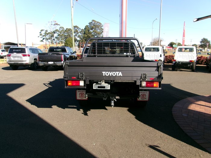 2022 Toyota Hilux 4x4 Hilux 4x4 SR 2.8L T Diesel Manual Double Cab C/C C221370 001