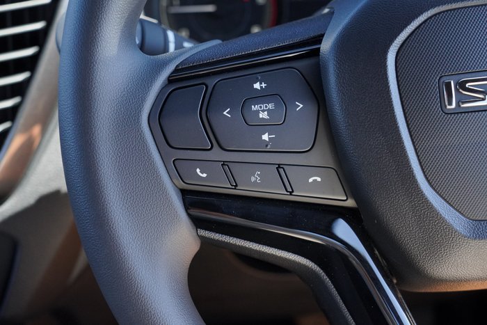 2025 Isuzu D-MAX X-RIDER