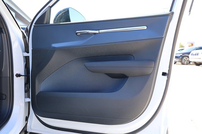 2025 Volvo EX30 Cross Country