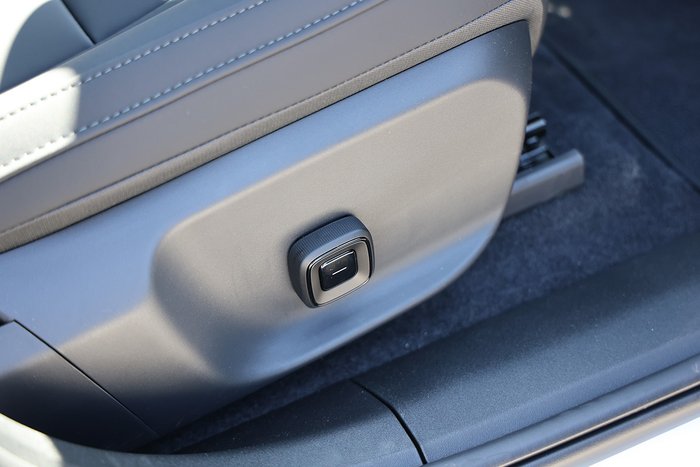 2025 Volvo EX30 Cross Country