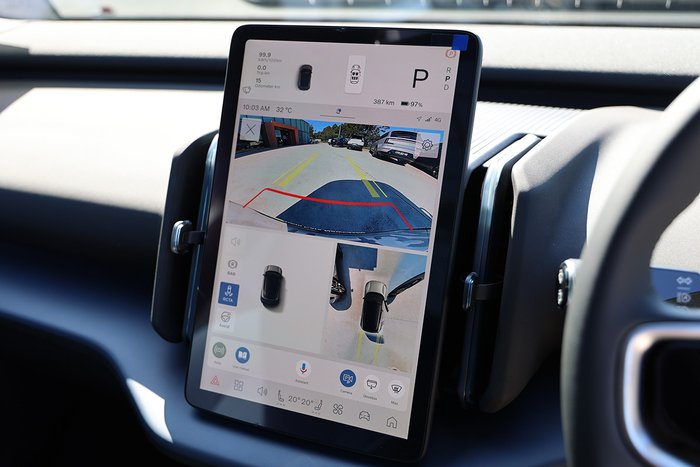 2025 Volvo EX30 Cross Country