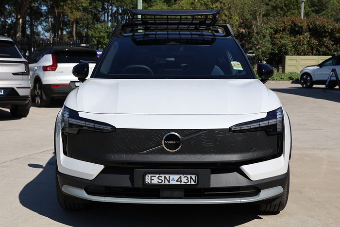 2025 Volvo EX30 Cross Country