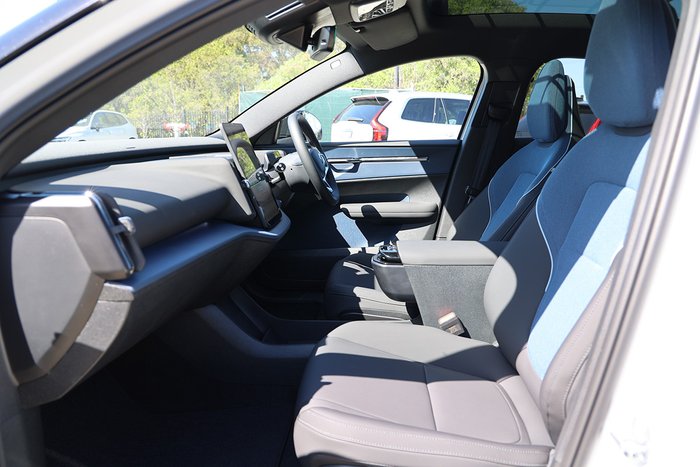 2025 Volvo EX30 Cross Country