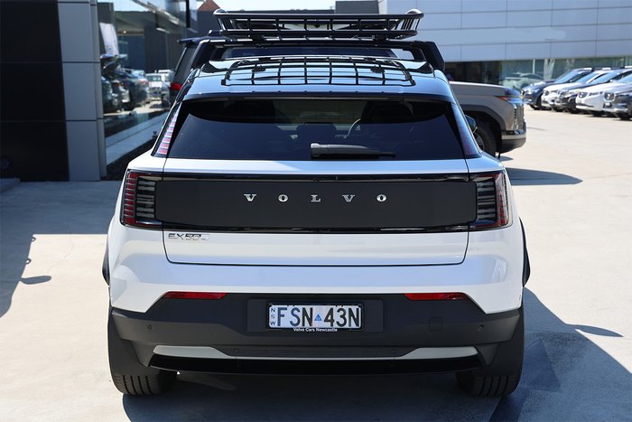 2025 Volvo EX30 Cross Country