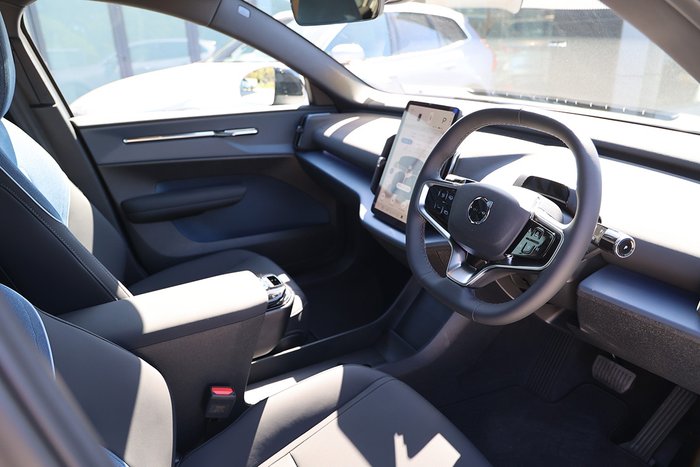 2025 Volvo EX30 Cross Country