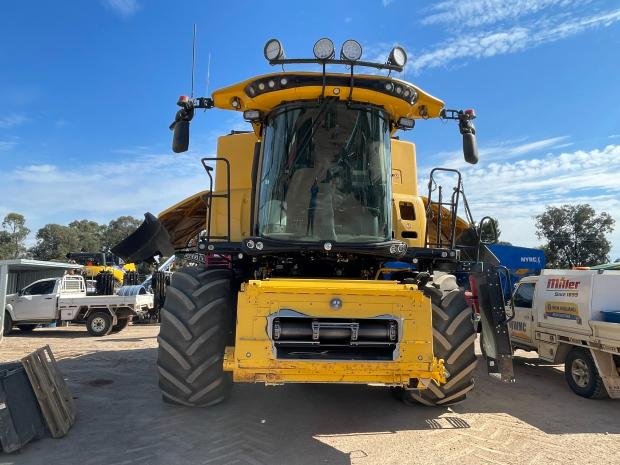 2021 New Holland CR9.90